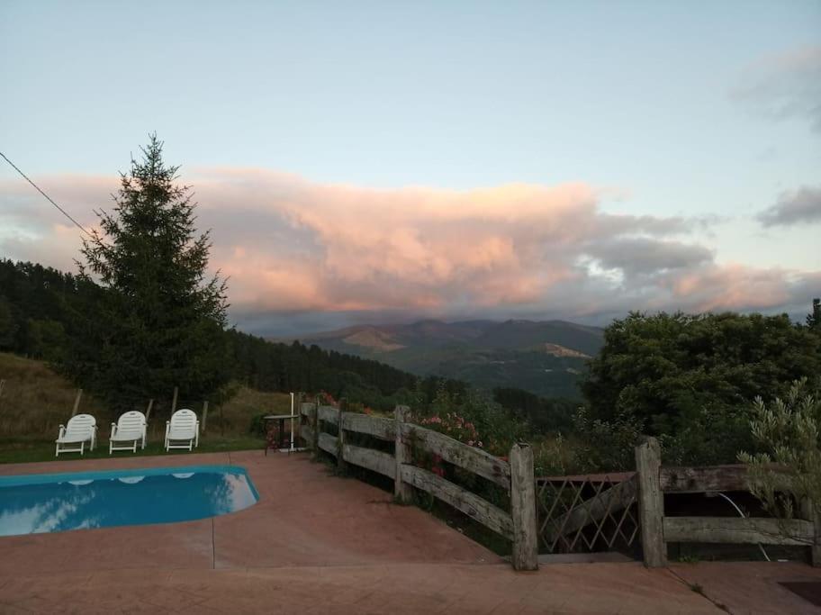 Caserio Vasco Con Piscina Y Barbacoa Orozko Exterior foto