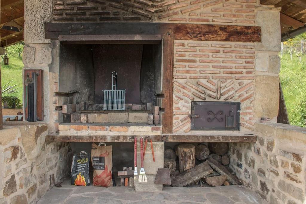 Caserio Vasco Con Piscina Y Barbacoa Orozko Exterior foto
